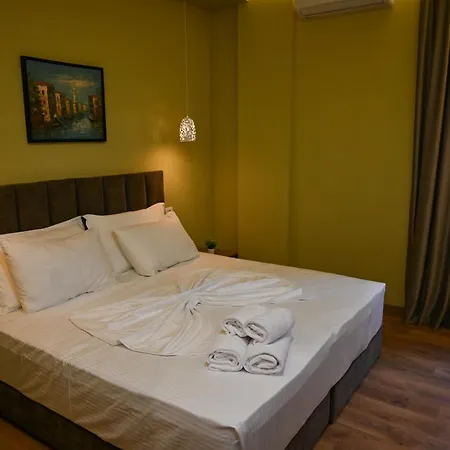 Kuta's 2 Tirana